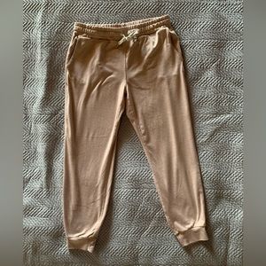 Vuori Performance Jogger in Dogwood Heather S